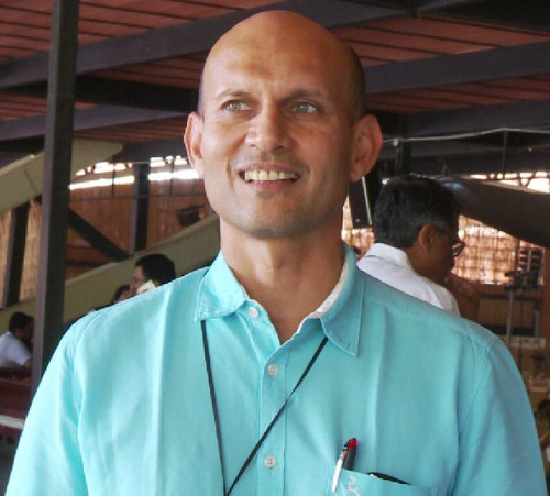 Ashish Kacholia's Lucky Investments meets with IndusInd Bank