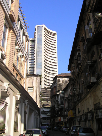 LIVE: Markets end lower, RBI sets up advisory committee for DHFL