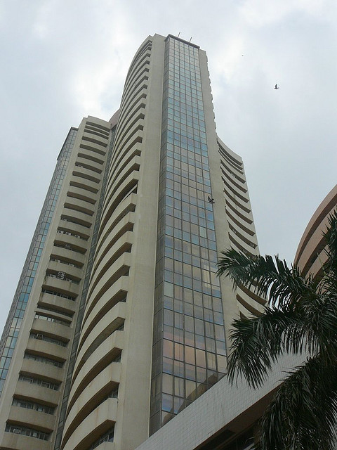 LIVE: Markets gain at close, HDFC Securities looks at Torrent Pharma